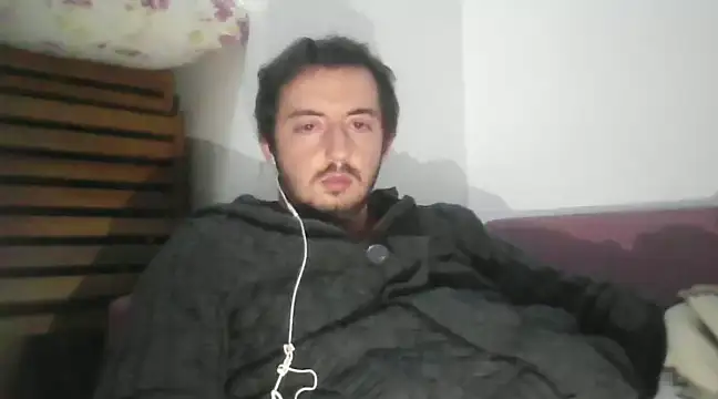 Snapshot of laynufff chatting on February 8, 2025, 9:25 pm laynufff online show from February 8, 2025, 9:25 pm
