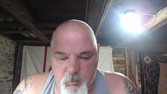 Newfiesausage1972 online show from May 24, 2026, 1:11 pm