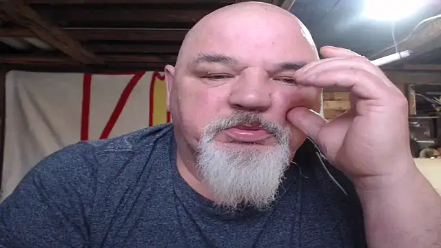 Newfiesausage1972 online show from February 14, 2026, 9:04 pm