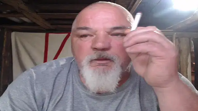 Newfiesausage1972 online show from May 14, 2026, 12:46 pm