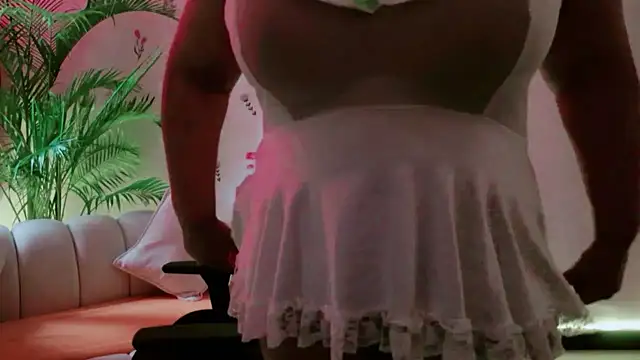 Snapshot of Gracefulgoddess chatting on April 17, 2026, 5:10 am Gracefulgoddess online show from April 17, 2026, 5:10 am