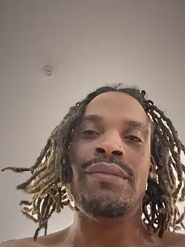 1BeautyN1Beast online show from December 18, 2025, 1:44 am