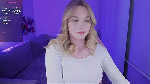 Honey blonde online show from October 7, 2025, 9:16 pm