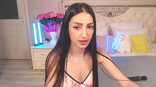 Lina Robbins online show from February 16, 2026, 2:43 am