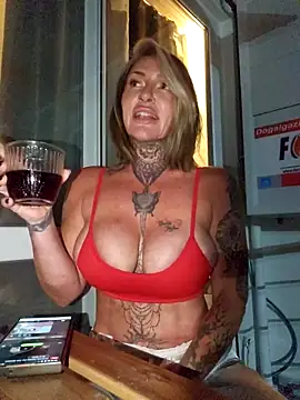 YourMommyBlair online show from October 28, 2025, 4:17 pm