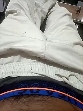 Snapshot of princeblore chatting on February 12, 2026, 5:34 pm princeblore online show from February 12, 2026, 5:34 pm