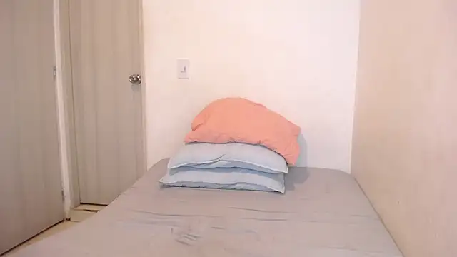 Megan mancini online show from December 4, 2025, 3:44 pm