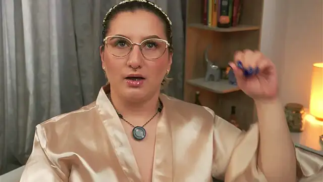 Ximenna Cruz online show from April 9, 2026, 9:32 pm