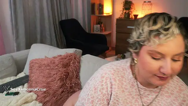 Ximenna Cruz online show from March 19, 2026, 9:48 pm