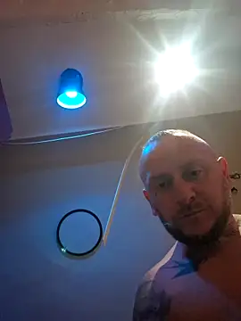 Snapshot of RomWoolf chatting on December 12, 2024, 11:58 pm RomWoolf online show from December 12, 2024, 11:58 pm