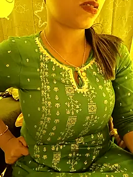 Snapshot of Divya_girl chatting on March 2, 2025, 4:47 pm Divya girl online show from March 2, 2025, 4:47 pm