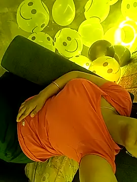 Snapshot of Divya_girl chatting on February 27, 2025, 5:58 pm Divya girl online show from February 27, 2025, 5:58 pm