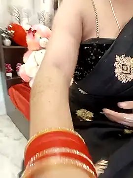 Snapshot of Divya_girl chatting on October 19, 2025, 7:33 am Divya girl online show from October 19, 2025, 7:33 am