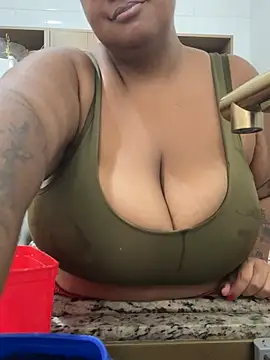 SweetLizzyBBW online show from May 26, 2026, 1:26 am
