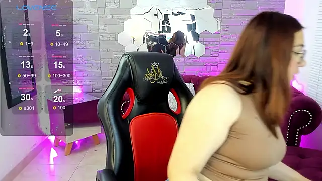 conniejames m online show from March 26, 2026, 1:31 pm