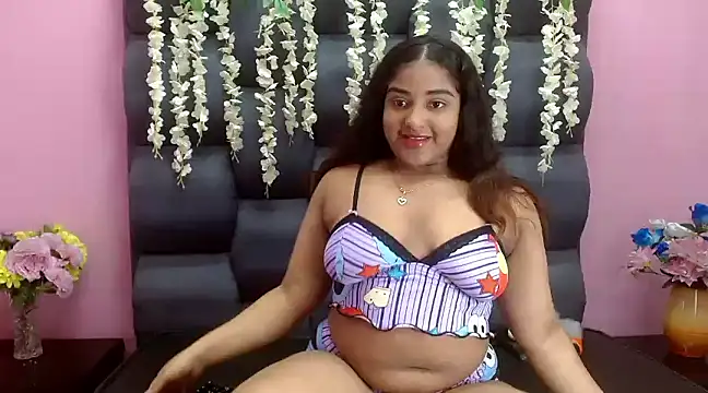 Sofia Hernandez  online show from March 4, 2025, 2:49 am