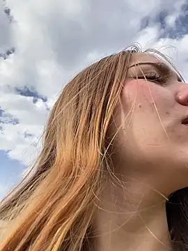 melody-dy online show from February 20, 2025, 8:03 pm