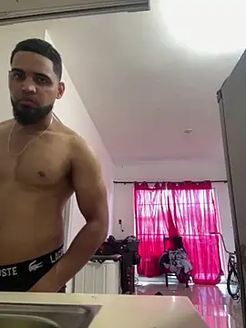 luismanuel 1998 online show from April 12, 2026, 4:10 pm