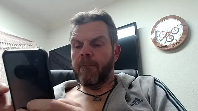 Snapshot of toptugger chatting on January 24, 2025, 5:00 pm toptugger online show from January 24, 2025, 5:00 pm