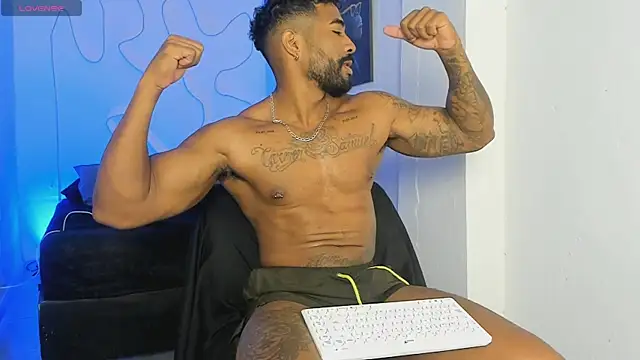 Xander Str0ng online show from November 3, 2025, 12:31 pm