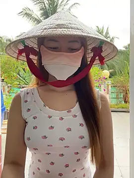 BabyThree  online show from September 9, 2025, 8:57 am