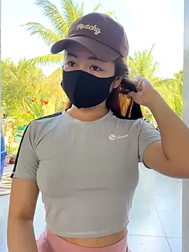 BabyThree  online show from September 23, 2025, 9:27 am