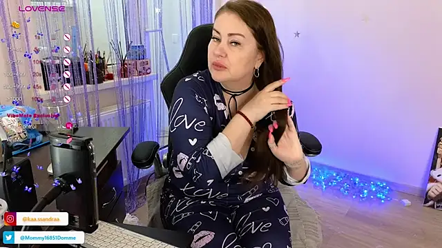 misskaassandraa online show from March 22, 2025, 7:36 am