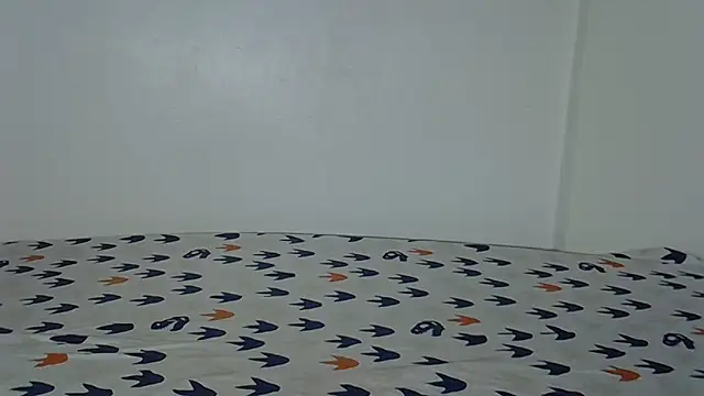 laetitia  online show from April 5, 2026, 9:21 pm