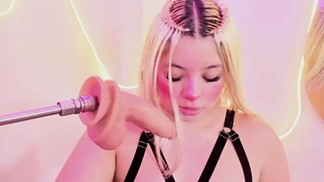 Kimberlin Cam online show from November 11, 2025, 3:12 am