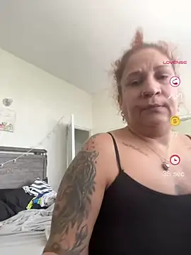 ladycreamypr2 online show from July 18, 2026, 8:06 pm