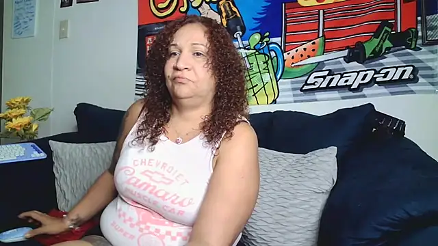 ladycreamypr2 online show from June 11, 2026, 9:56 pm