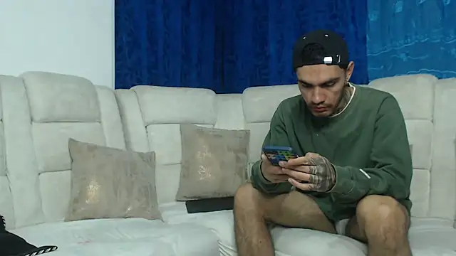 Hot Sharks  online show from February 3, 2026, 8:08 am