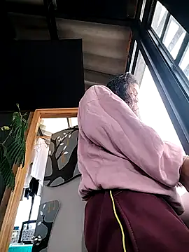 rebekka simpson online show from March 6, 2025, 1:46 pm