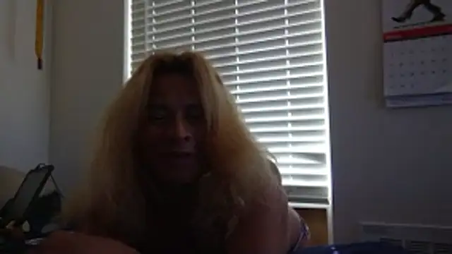 allissonw13 online show from April 3, 2026, 9:54 pm