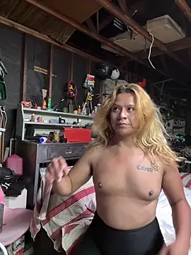 allissonw13 online show from October 9, 2025, 12:44 am