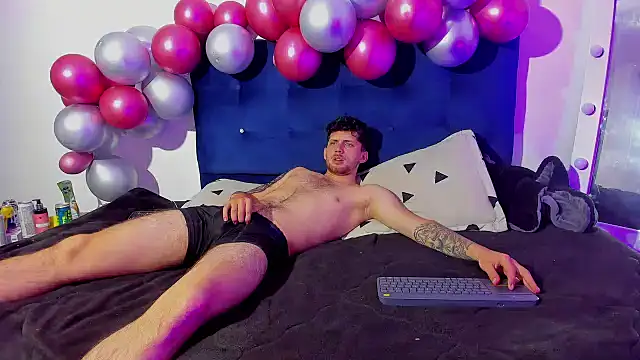 Ari and loggan online show from December 17, 2024, 12:23 am