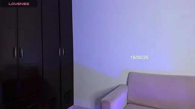 Lilacutte  online show from June 18, 2026, 9:14 am