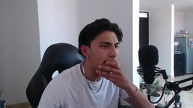 jay dimarco2 online show from December 21, 2025, 5:58 pm