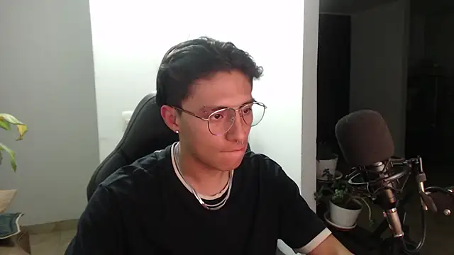 jay dimarco2 online show from December 17, 2025, 4:39 am