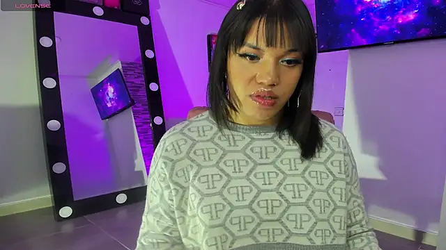 im ahsley online show from October 16, 2025, 2:42 am