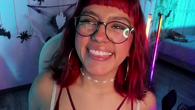 cute hollywood online show from November 2, 2025, 5:51 pm