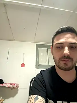 Snapshot of iltoscano95 chatting on October 14, 2025, 7:25 pm iltoscano95 online show from October 14, 2025, 7:25 pm