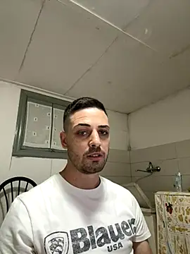 Snapshot of iltoscano95 chatting on September 29, 2025, 6:57 pm iltoscano95 online show from September 29, 2025, 6:57 pm