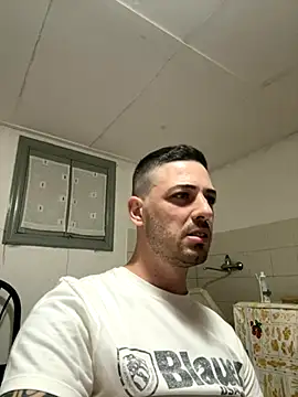 Snapshot of iltoscano95 chatting on September 28, 2025, 6:26 pm iltoscano95 online show from September 28, 2025, 6:26 pm