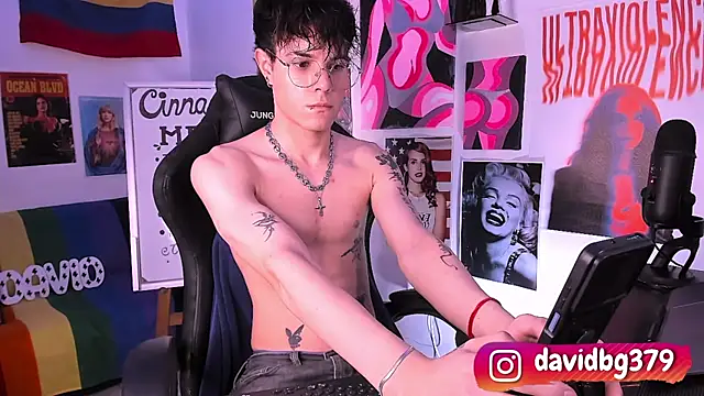 cinnamon boyxxx online show from March 9, 2025, 7:12 am