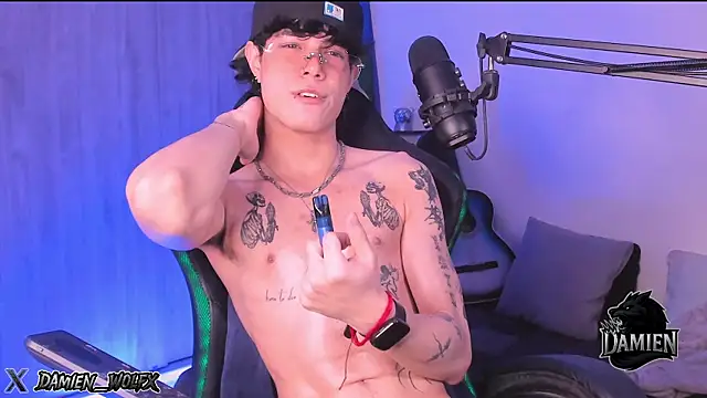 cinnamon boyxxx online show from September 21, 2025, 2:39 am