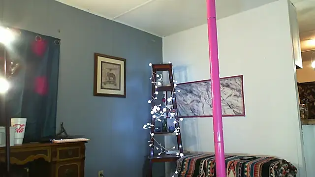 Genevieve143 online show from September 22, 2025, 9:59 am