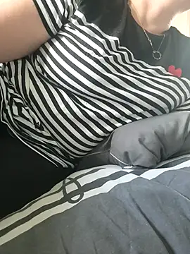 cruellaculdenfer67 online show from October 23, 2025, 12:37 pm