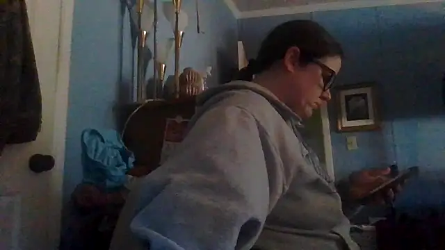 velvetta  online show from February 13, 2026, 5:57 pm