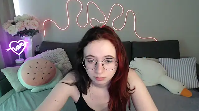 Mini Diva online show from June 24, 2026, 8:13 am